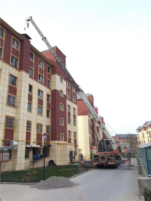 淮北市跨街广告牌的高空安装注意事项