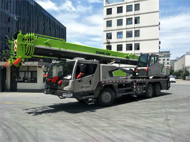 淮北市跨街广告牌的高空安装注意事项