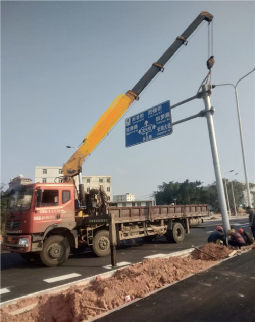 淮北市设备吊装租赁吊车要用多大吊车